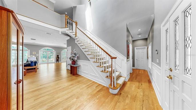 Interior, Recessed Lighting, Wood Texture Flooring