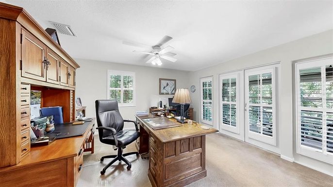 Home Office, Interior