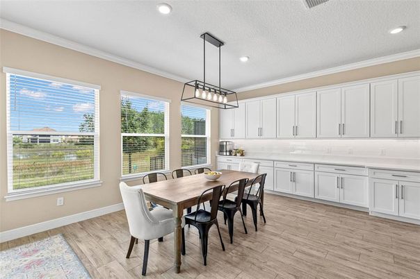 Dining room, Interior, Kitchen, Pendant Lights, Recessed Lighting, Wood Texture Flooring