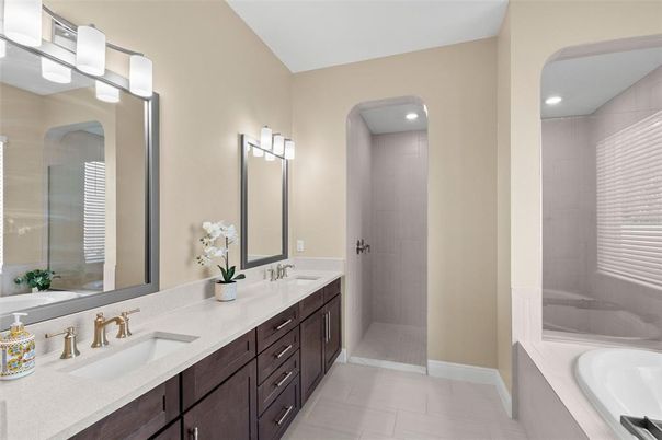 Bathroom, Dual Sink Vanities, Interior, Recessed Lighting