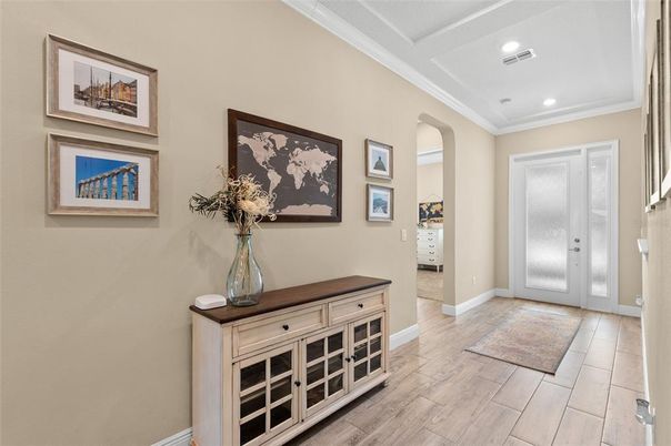 Interior, Recessed Lighting, Wood Texture Flooring