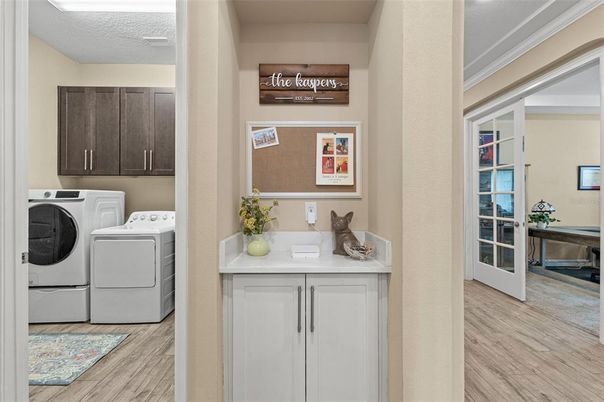 Interior, Washer, Wood Texture Flooring