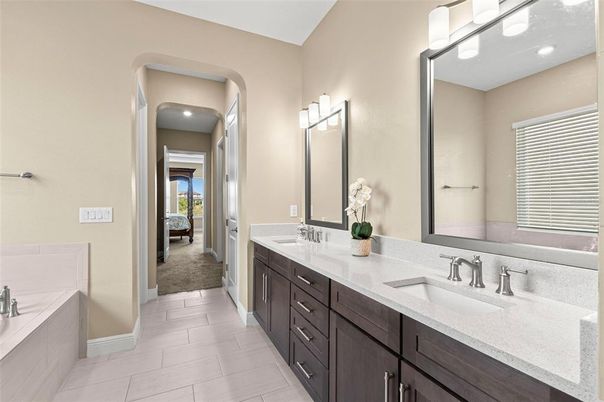Bathroom, Dual Sink Vanities, Interior, Recessed Lighting