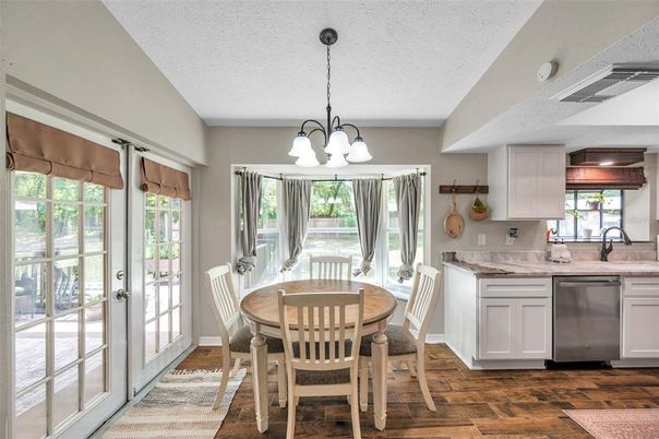 Chandelier, Dining room, Interior, Kitchen, Pendant Lights, Wood Texture Flooring