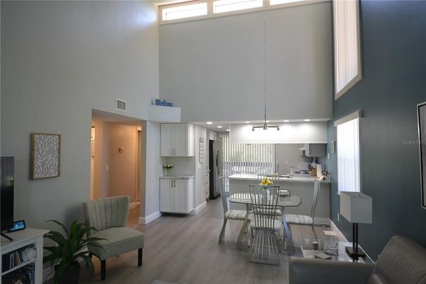 Dining room, Interior, Kitchen, Pendant Lights, Recessed Lighting, Wood Texture Flooring