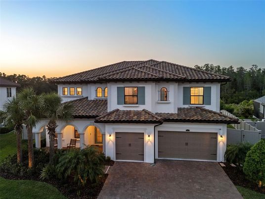 Attached, Exterior, Facade, Mediterranean