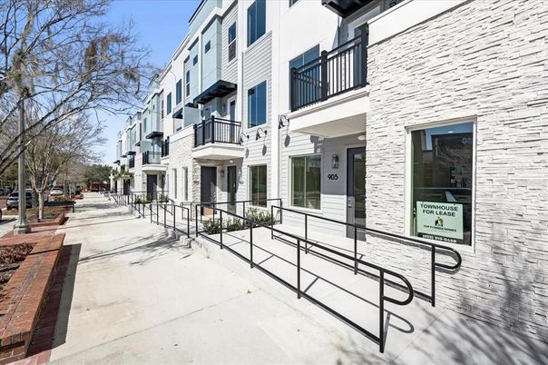 Exterior, Facade, Rowhouse