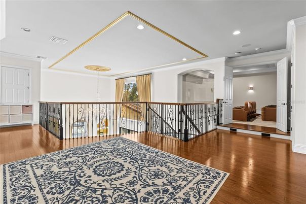 Interior, Recessed Lighting, Wood Texture Flooring