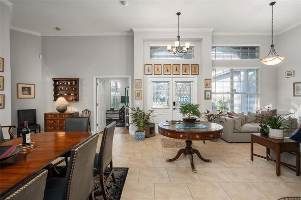 Chandelier, Dining room, Interior, Living room, Pendant Lights