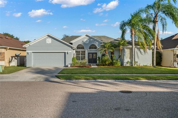 Attached, Exterior, Facade, Ranch
