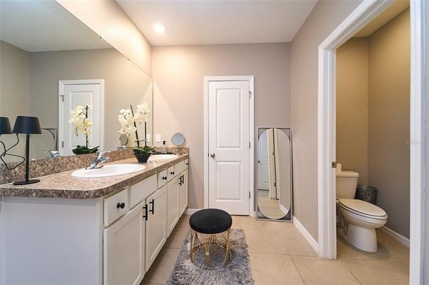 Bathroom, Dual Sink Vanities, Interior, Recessed Lighting
