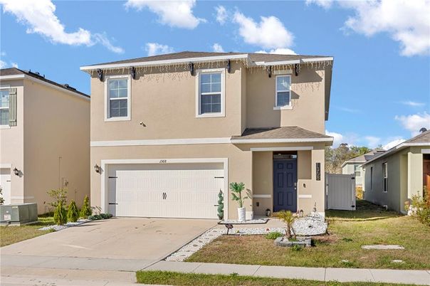 Attached, Exterior, Facade, Mediterranean