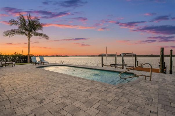 Exterior, Pool, Water