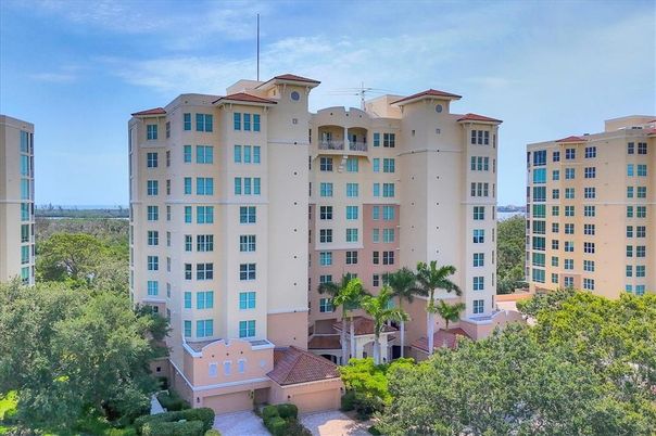 Exterior, Facade, Condo Building