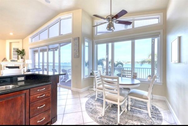 Dining room, Interior, Recessed Lighting, Water