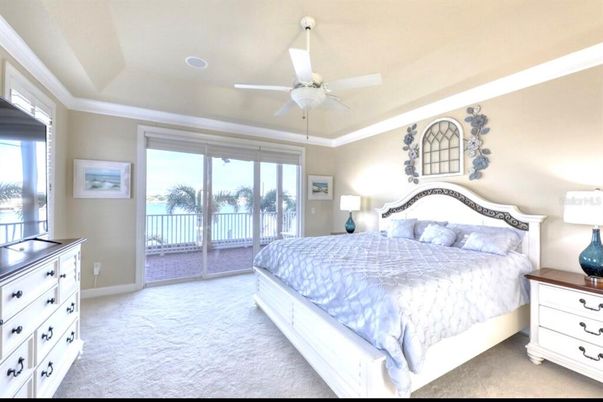 Bedroom, Interior, Water