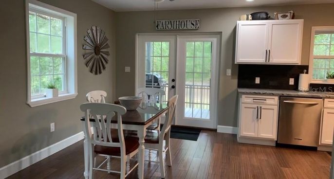 Dining room, Interior, Kitchen, Pendant Lights, Recessed Lighting, Wood Texture Flooring