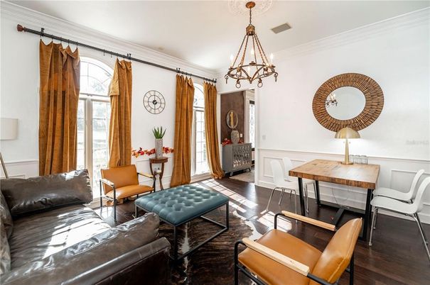 Chandelier, Dining room, Interior, Living room, Pendant Lights, Wood Texture Flooring