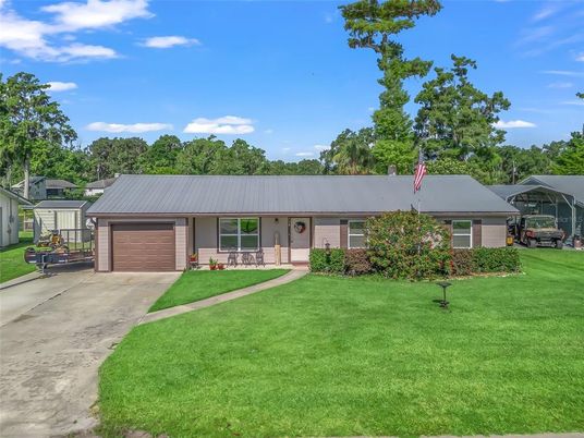 Attached, Exterior, Facade, Ranch