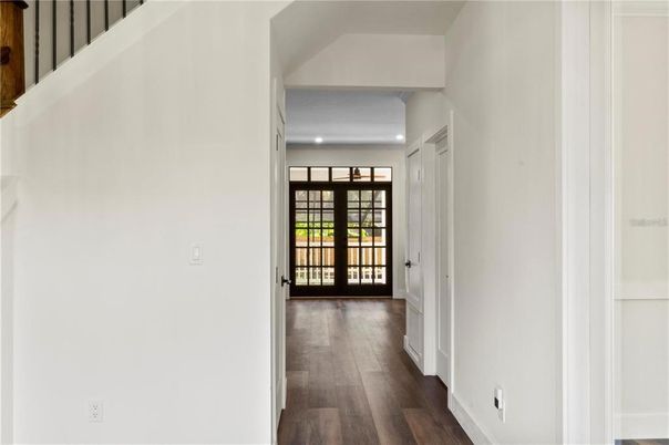 Interior, Recessed Lighting, Wood Texture Flooring