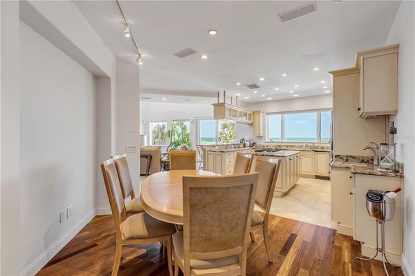 Dining room, Interior, Kitchen, Pendant Lights, Recessed Lighting, Wood Texture Flooring