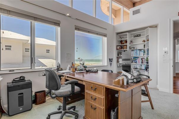 Home Office, Interior