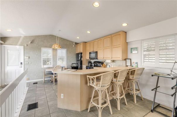Dining room, Interior, Kitchen, Pendant Lights, Recessed Lighting
