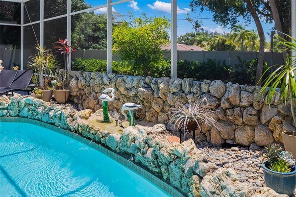 Interior, Pool, Sun Room