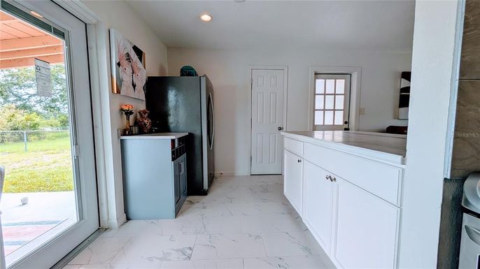 Interior, Kitchen, Marble, Recessed Lighting, Washer