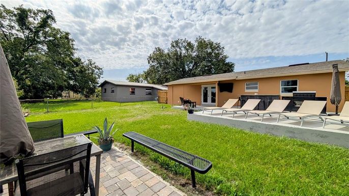 Backyard, Exterior