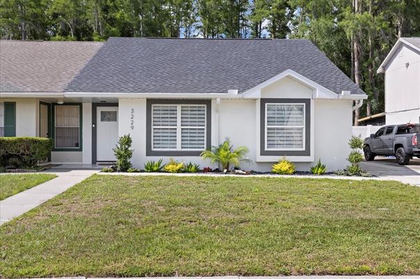 Exterior, Facade, Ranch