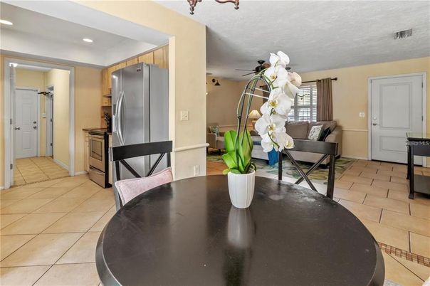 Dining room, Interior, Kitchen, Recessed Lighting