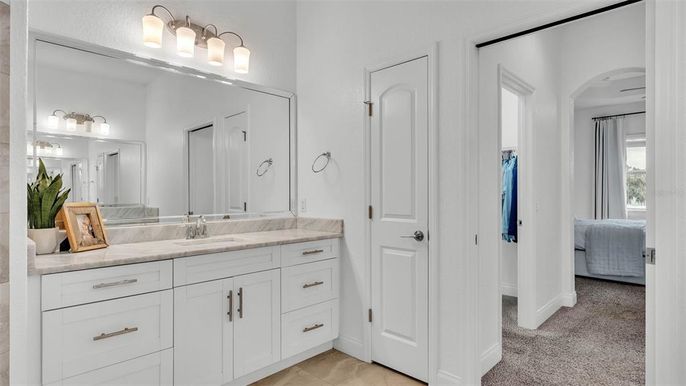 Bathroom, Dual Sink Vanities, Interior