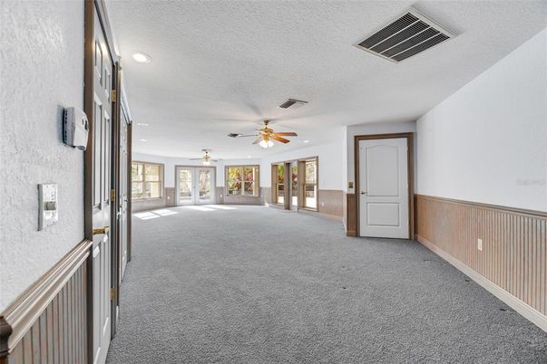 Empty room, Interior, Recessed Lighting