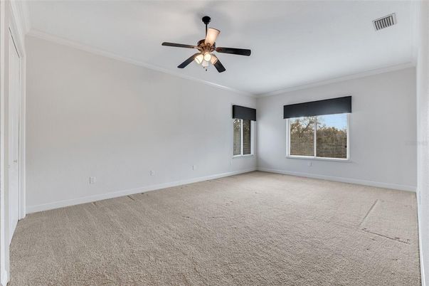 Empty room, Interior