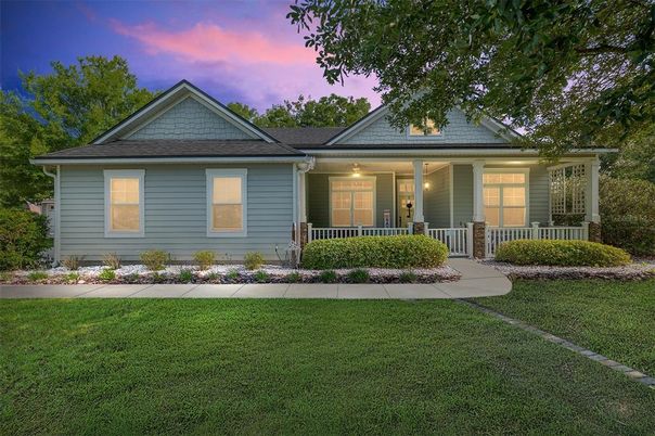 Backyard, Exterior, Facade, Ranch
