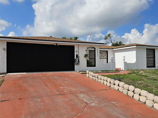 Detached Garage, Exterior