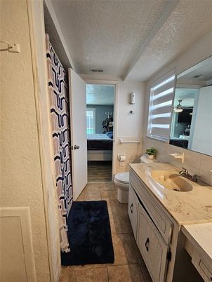 Bathroom, Bedroom, Dual Sink Vanities, Interior