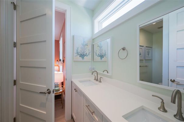 Bathroom, Dual Sink Vanities, Interior