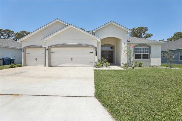 Attached, Exterior, Facade, Ranch