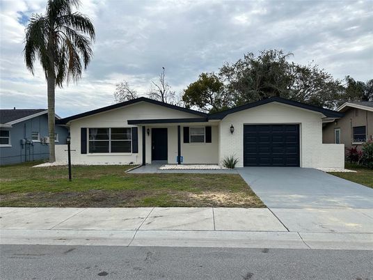 Attached, Exterior, Facade, Ranch