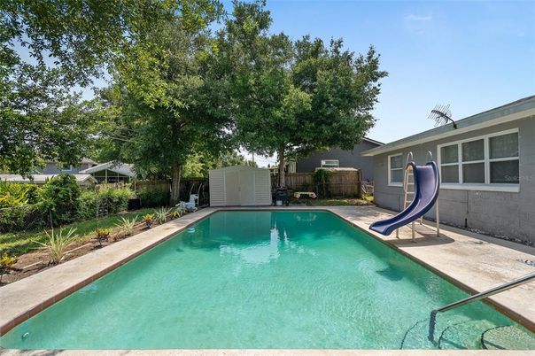 Exterior, Pool