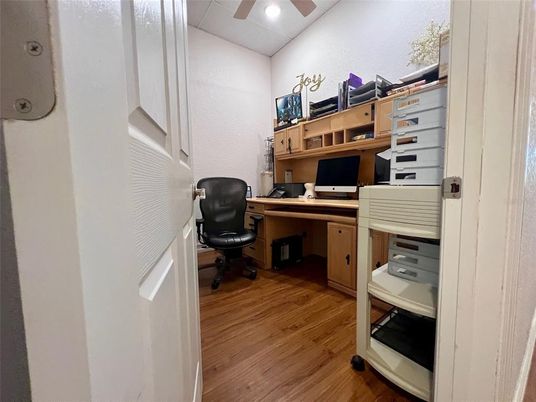 Home Office, Interior, Recessed Lighting, Wood Texture Flooring