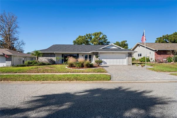 Attached, Exterior, Facade, Ranch