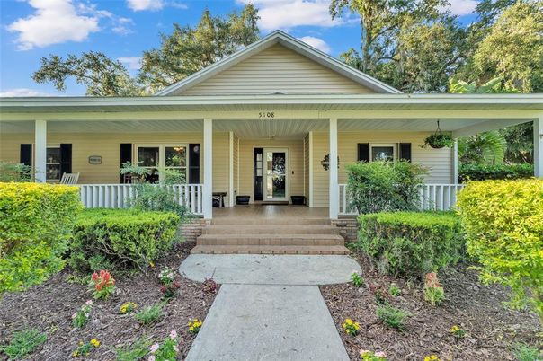 Exterior, Facade, American Craftsman