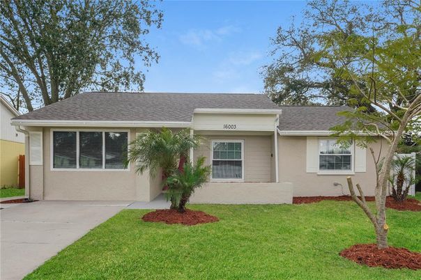 Exterior, Facade, Ranch