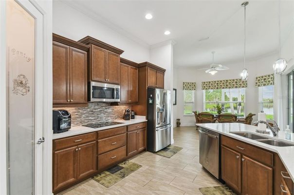 Dining room, Interior, Kitchen, Pendant Lights, Recessed Lighting, Stainless Steel Appliances