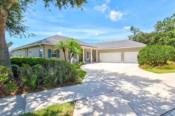 Attached, Exterior, Facade, Ranch