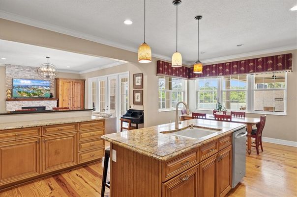 Chandelier, Dining room, Interior, Kitchen, Pendant Lights, Recessed Lighting, Wood Texture Flooring