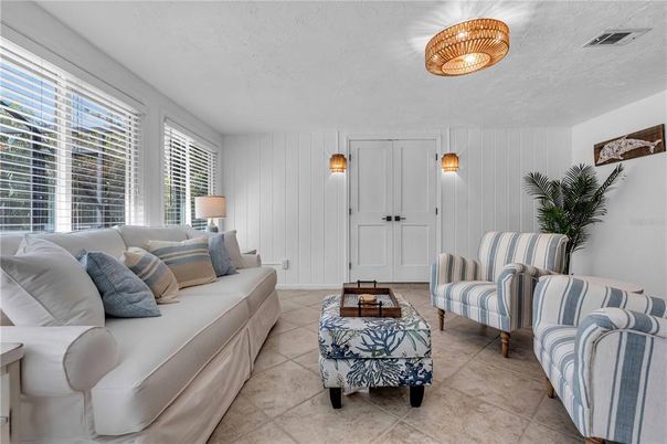 Interior, Living room, Pendant Lights